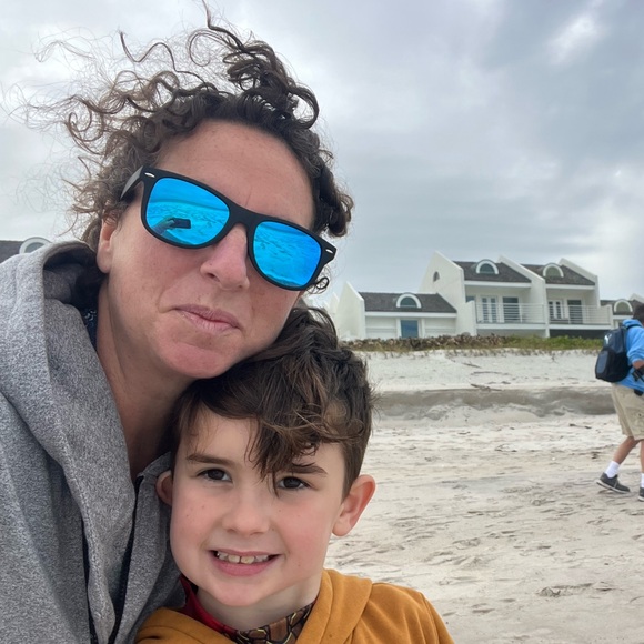 Meet your Posher, Erin - Picture 1 of 3